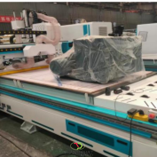 Máy CNC cắt gỗ công nghiệp bàn hút chân không tự động 4 đầu cắt 
