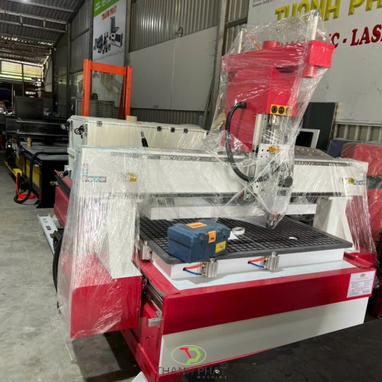 Máy CNC cắt gỗ công nghiệp bàn hút chân không tự động 1 đầu cắt