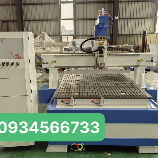 Máy CNC cắt gỗ công nghiệp bàn hút chân không tự động 1 đầu cắt