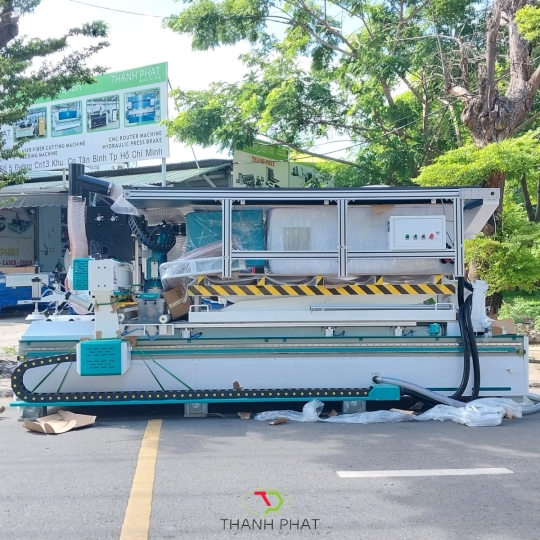 Máy CNC cắt gỗ công nghiệp 1 đầu 16 dao, thay dao tự động