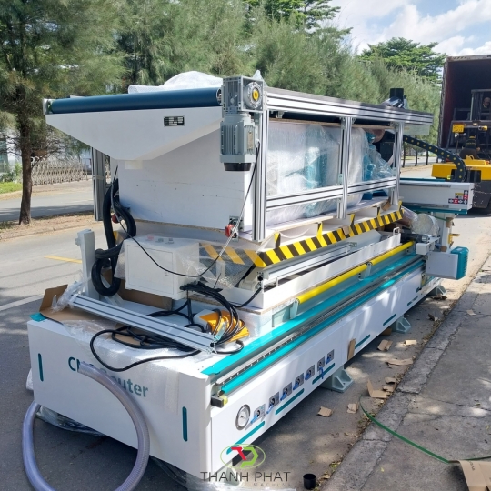 Máy CNC cắt gỗ công nghiệp 1 đầu 16 dao, thay dao tự động